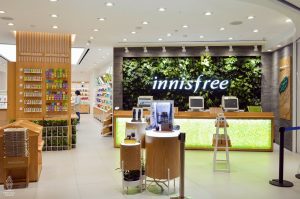 green wall retail indonesia
