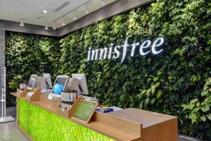 green wall retail indonesia